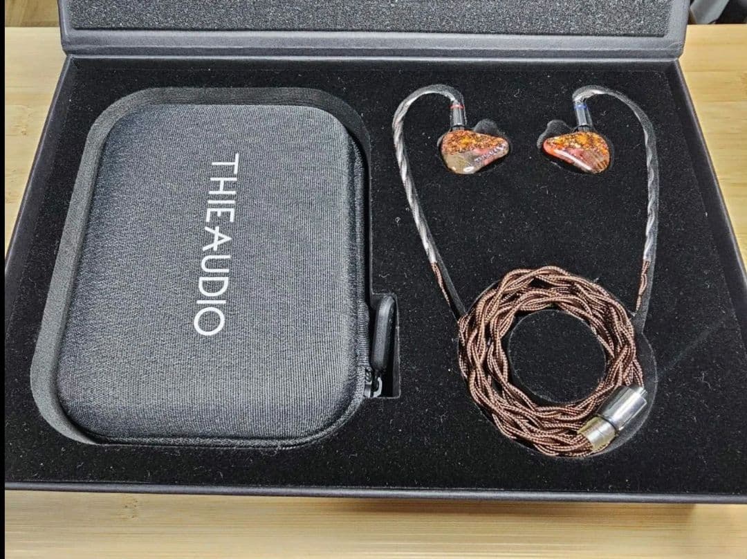 Thieaudio V16 Divinity　美品