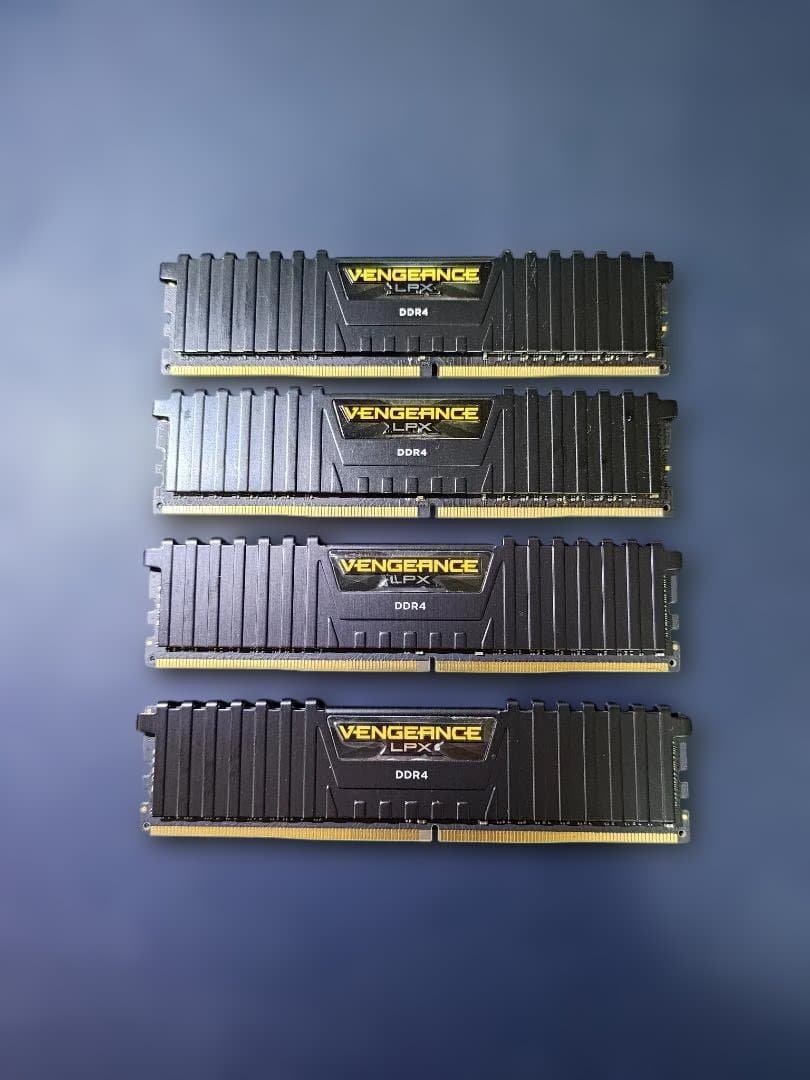 DDR4 メモリー consair cmk16gx4m2a2666c16 x4