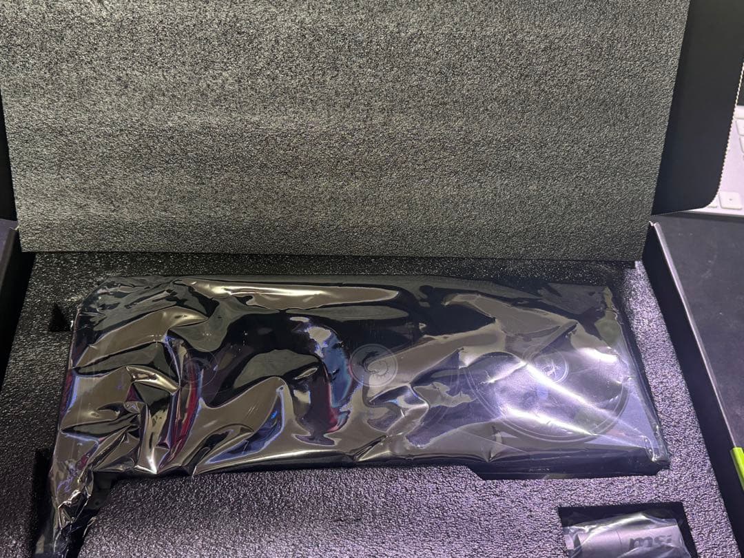 グラフィックボード・グラボ・ビデオカード MSI GeForce RTX 5060 8GB GAMING TRIO OC