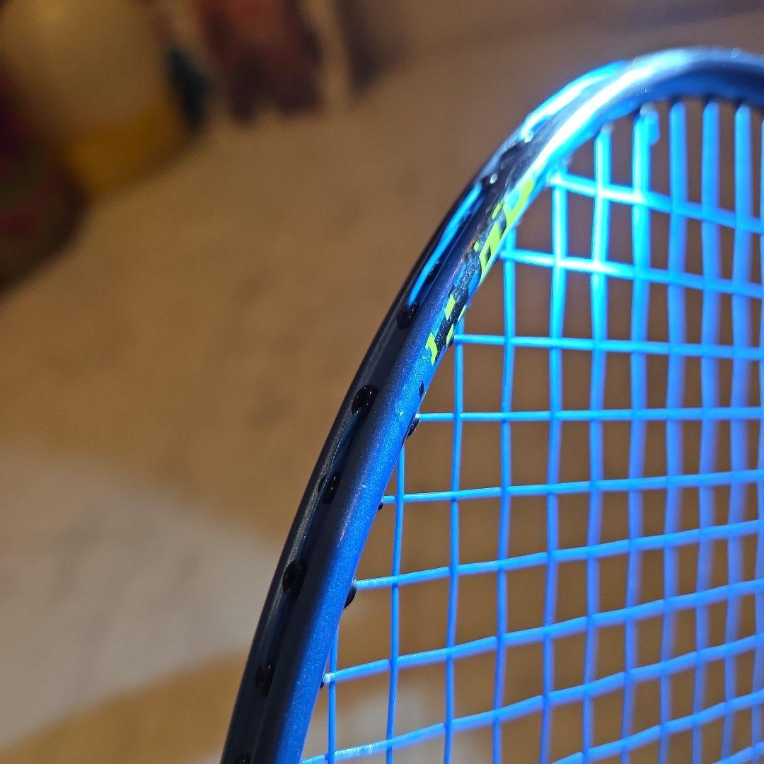 ヨネックス　ナノフレア700 　5UG6