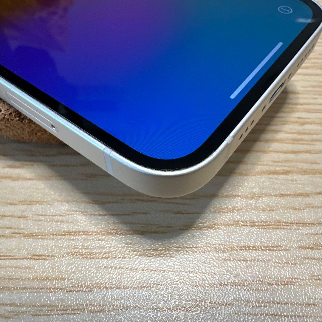 Apple iPhone 13 スターライト 本体　128GB