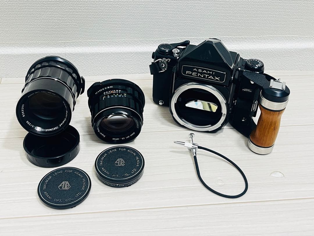 【完動品】ASAHI PENTAX 6×7 木製グリップ　ストラップ付き
