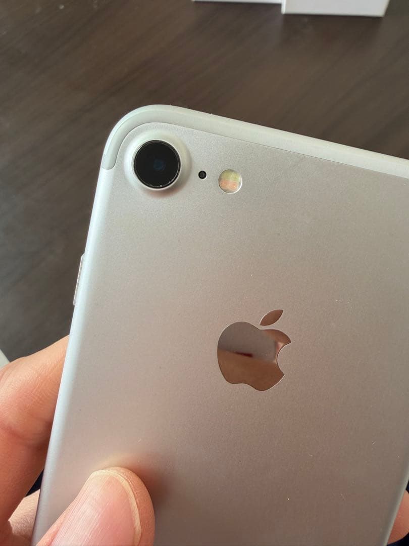 【美品]】Apple iPhone 7 シルバー 128GB