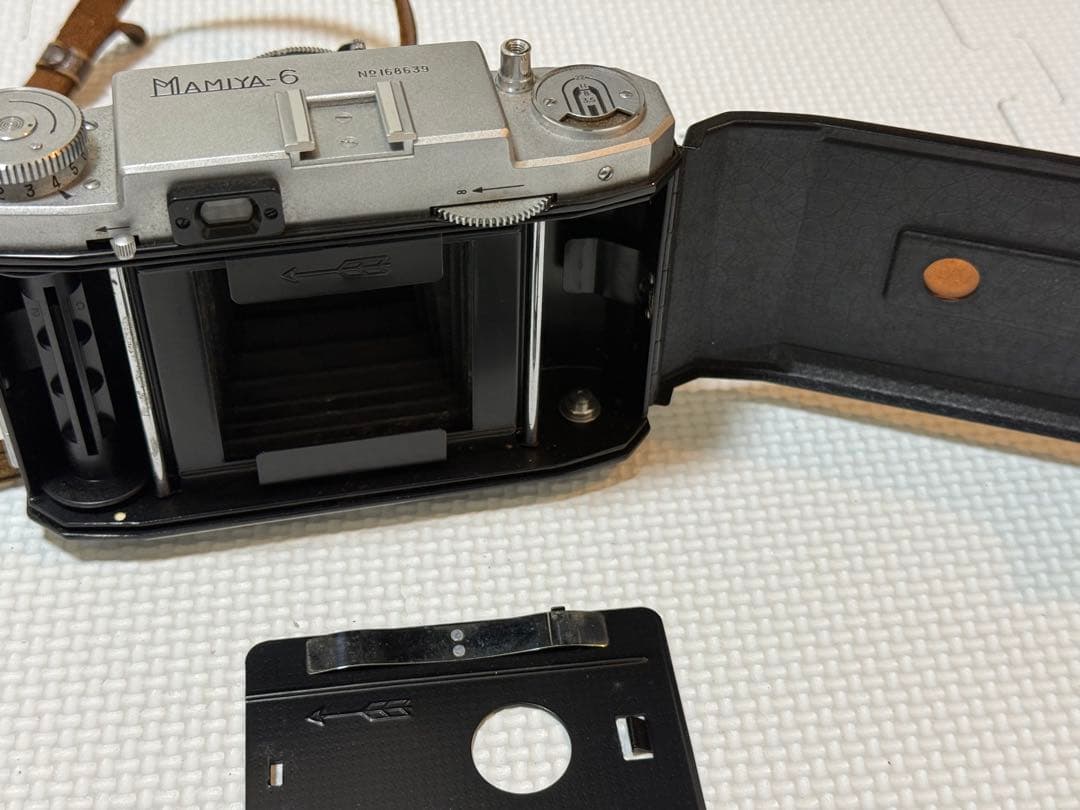 Mamiya 6 レンジファインダーカメラ