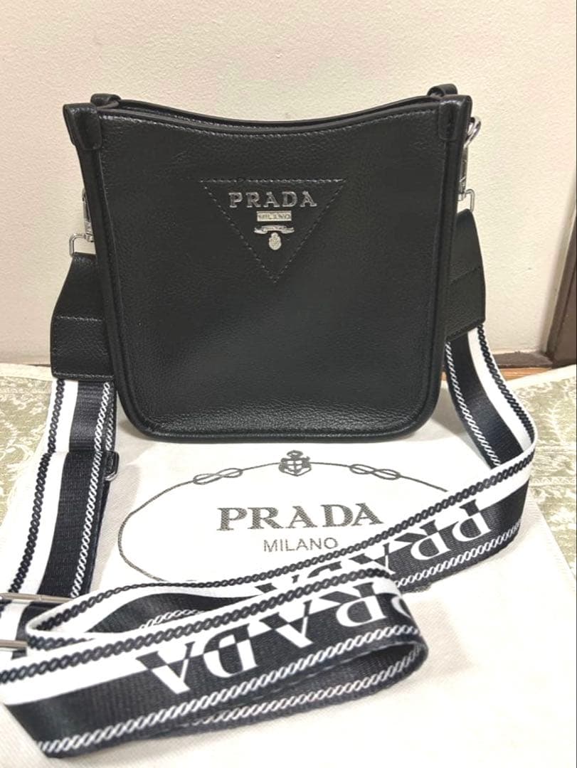 PRADAプラダ　非売品ショルダーバッグ新品