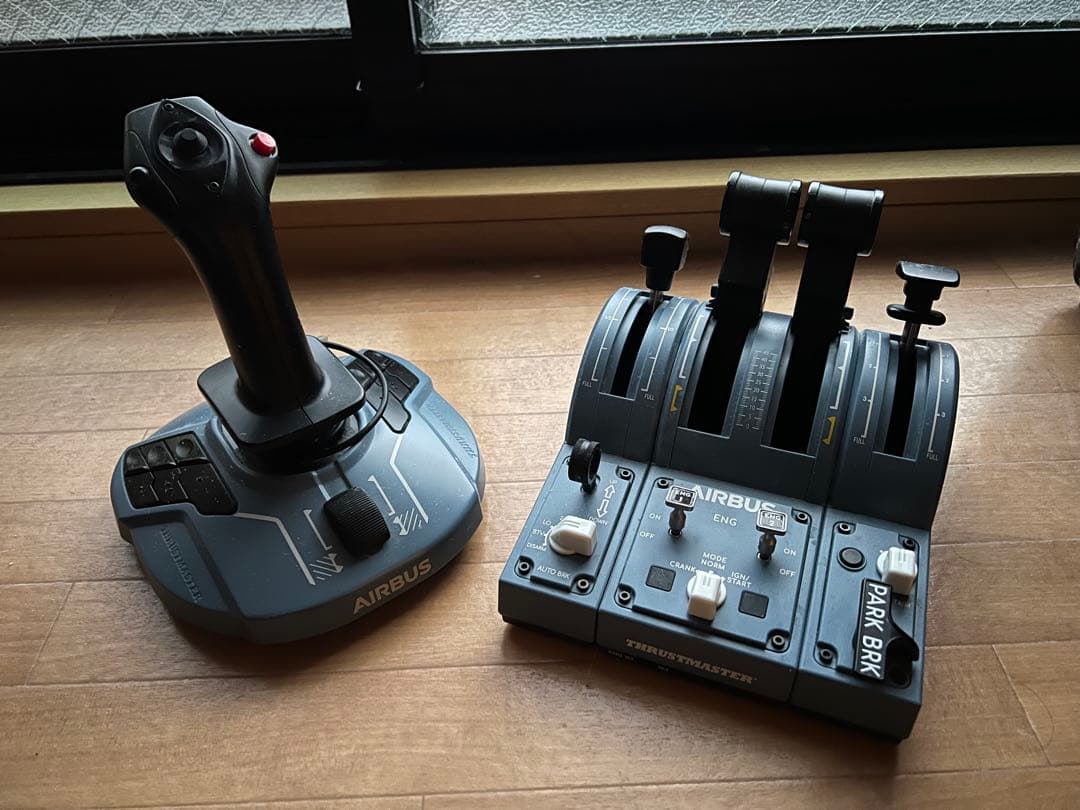 美品 スラストマスター TCA Captain Pack Airbusペダル付き