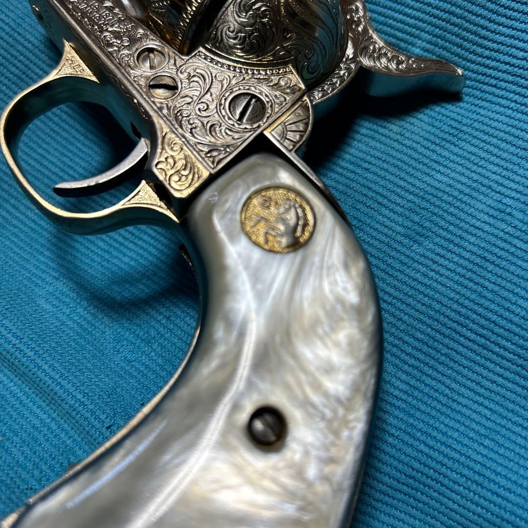 ジョン・ウェイン コメモラティブ 45&幻の白蝶貝のグリップ