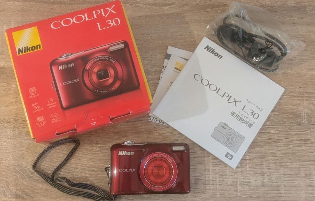 ♥ほぼ新品・未使用品♥ニコン Nikon COOLPIX L30 レッド