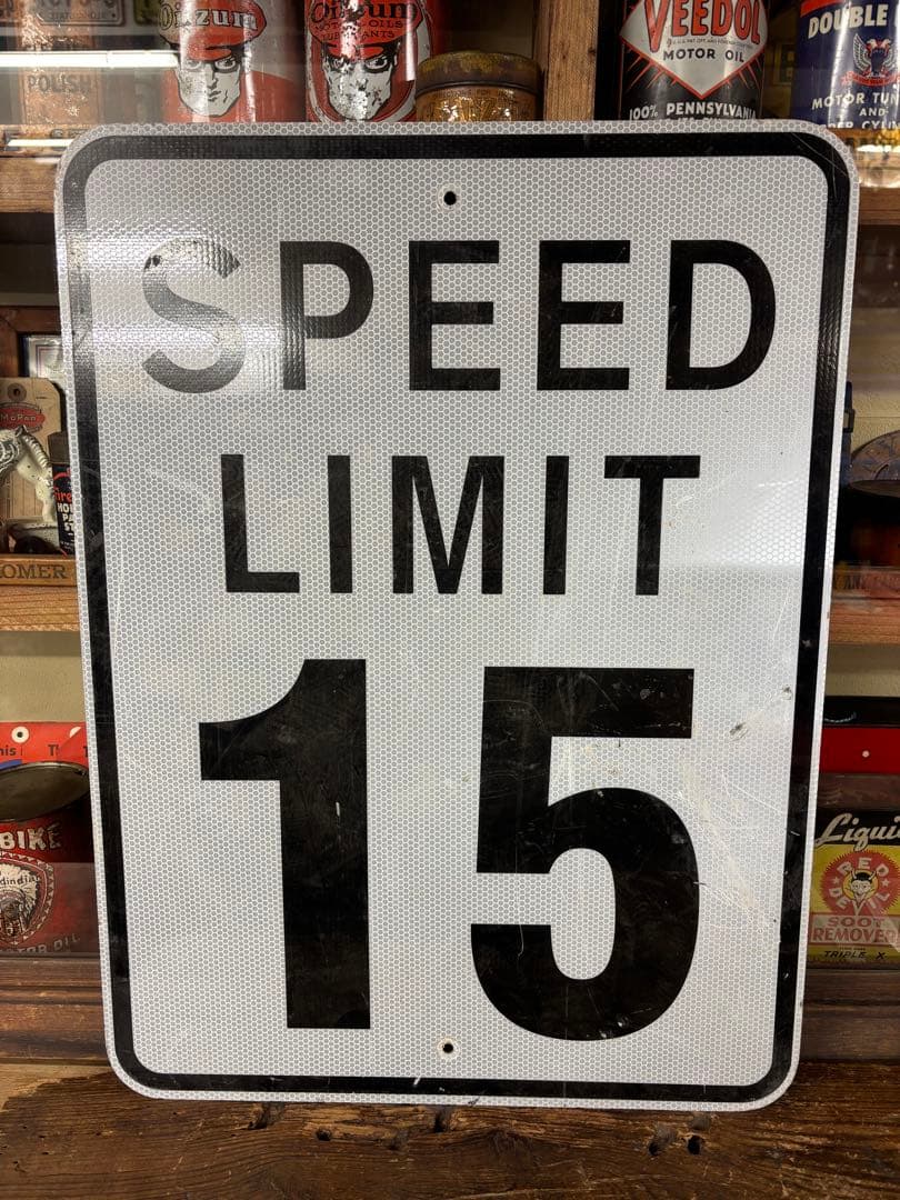 USA スピードリミット看板