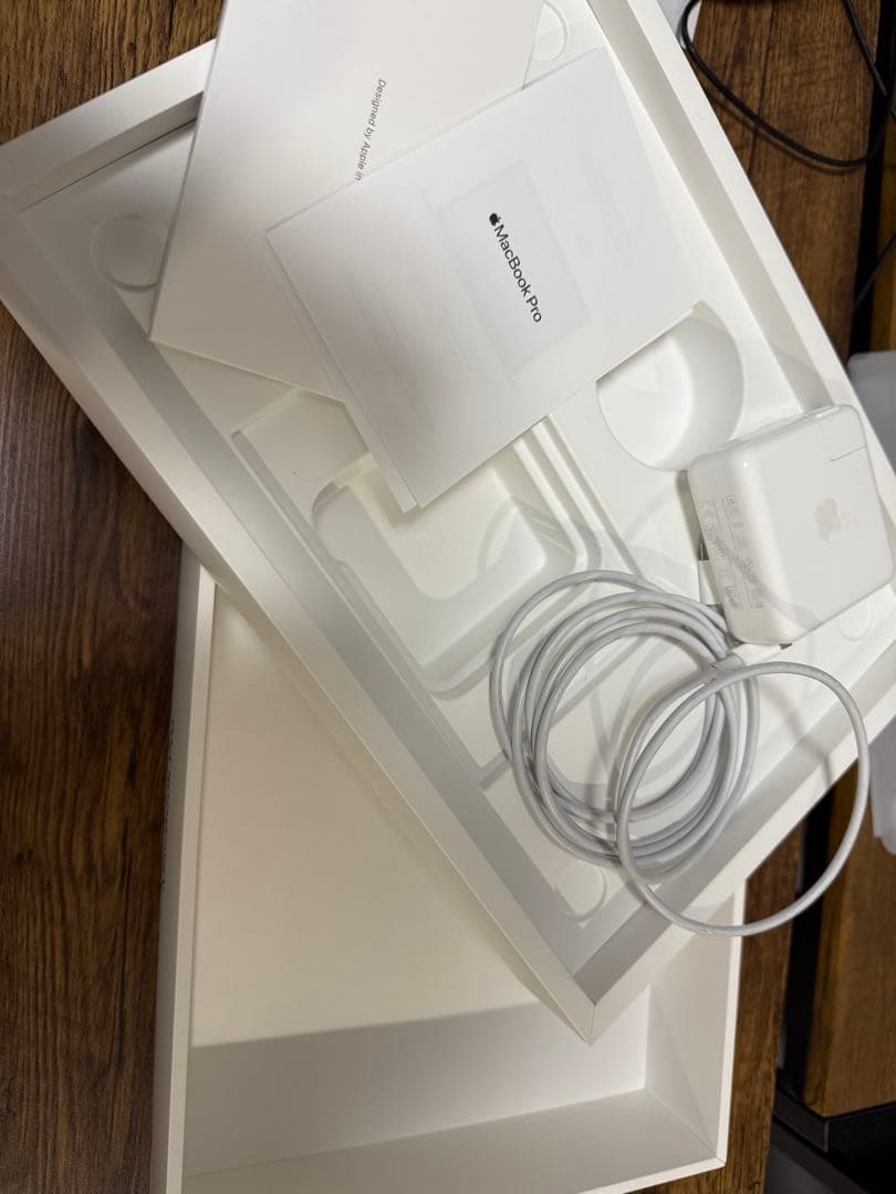 MacBook Pro M2 13インチ メモリ8G