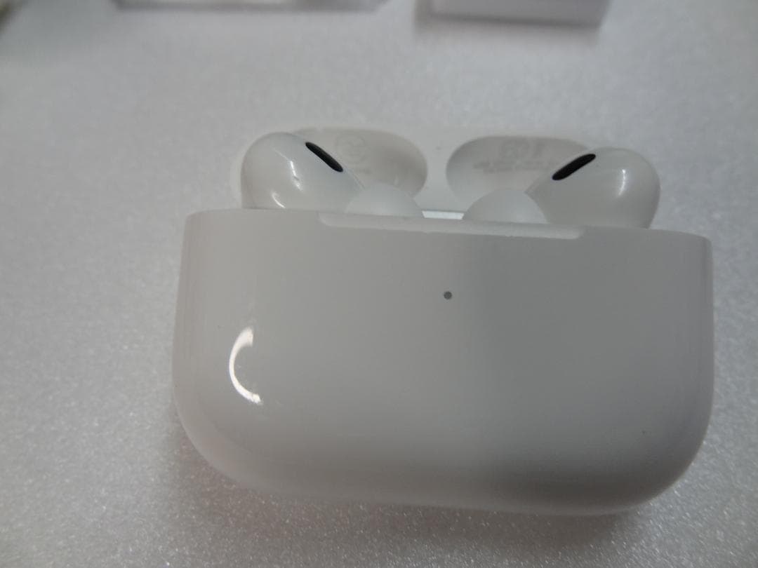 AirPods Pro（第2世代） USB Type-C　ケースとイヤーチップ付