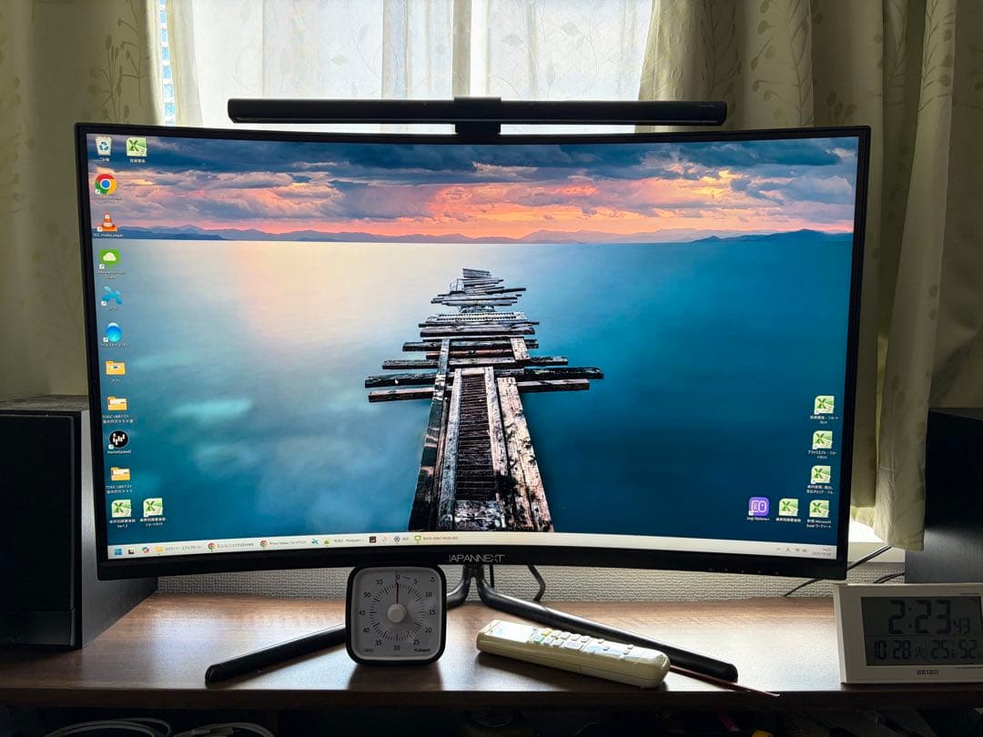 JAPANNEXT 31.5インチ湾曲モニター