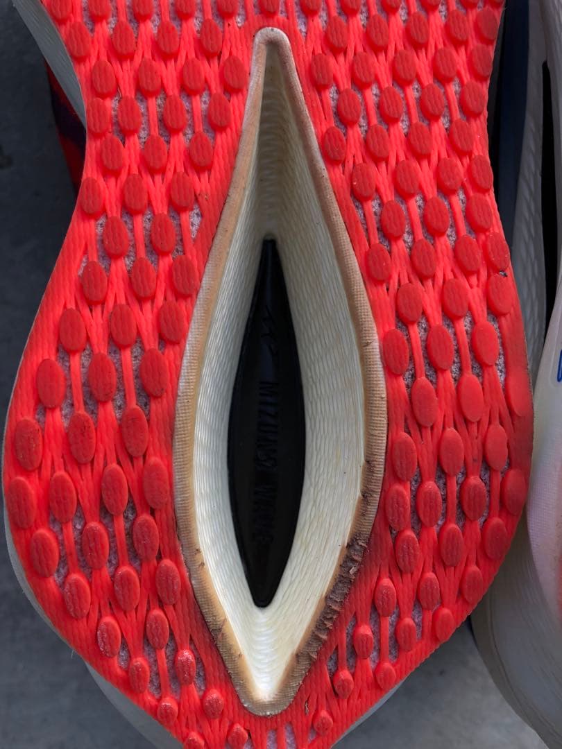 一年ありがとうございましたセールミズノウェーブリベリオンプロ3アカオニ✖️アオオニ