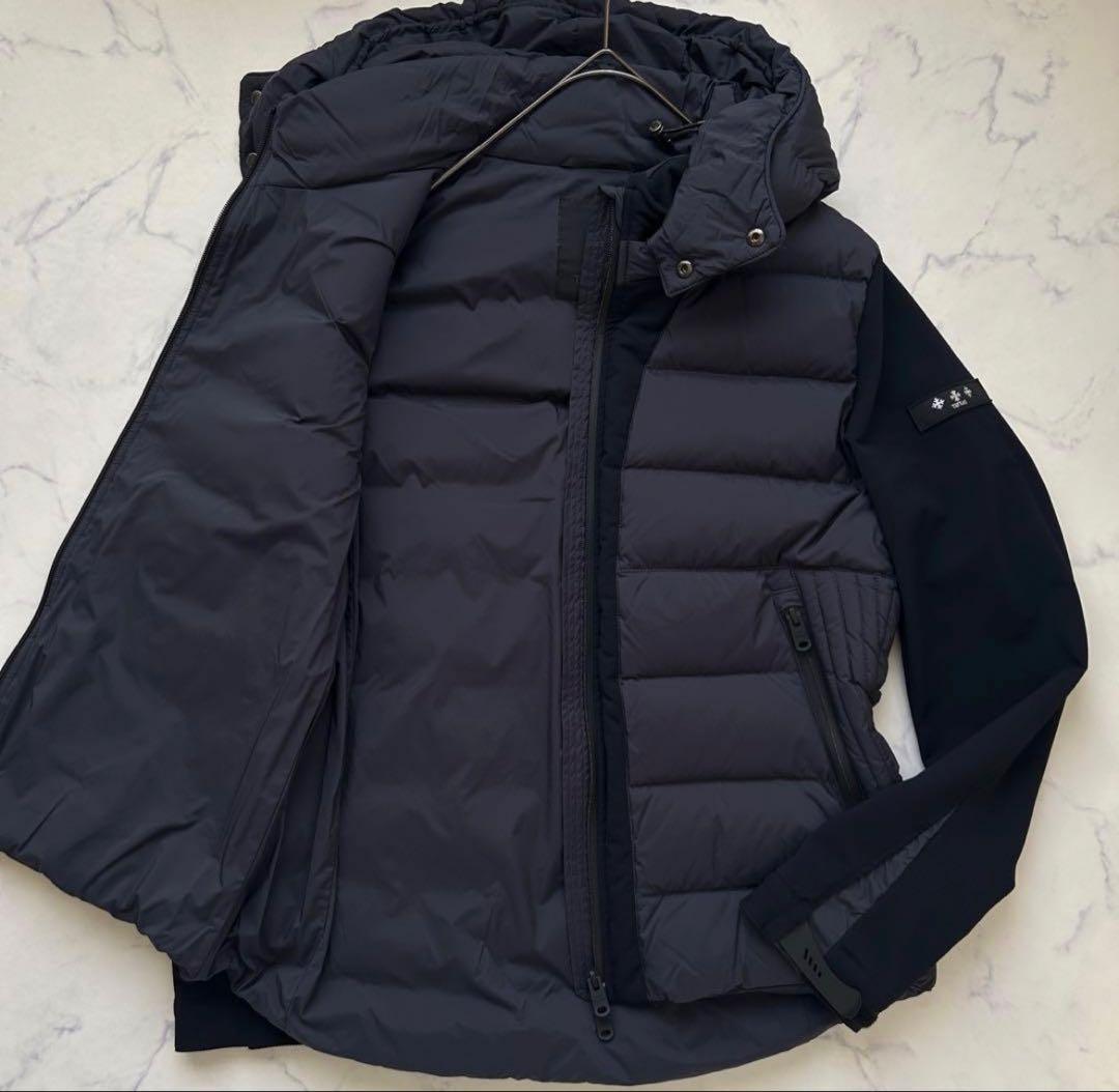 サ*リ様 【美品】TATRAS ブレージョ BLEGGIO ハイブリッドダウン