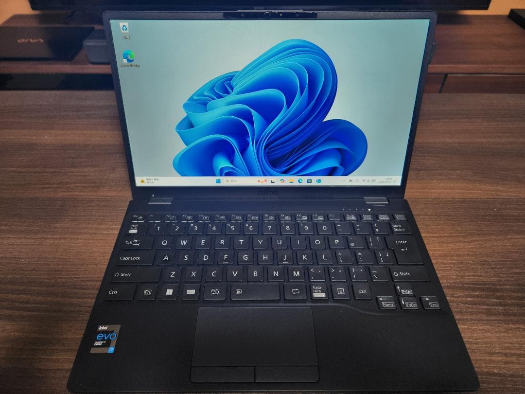 使用少美品 LIFEBOOK FMV Zero Core_i7 32GB 2TB