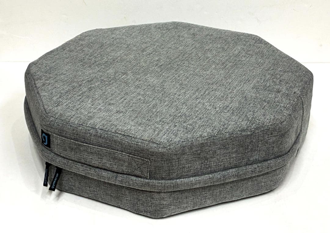 グレー色のジムテリア トランポリン