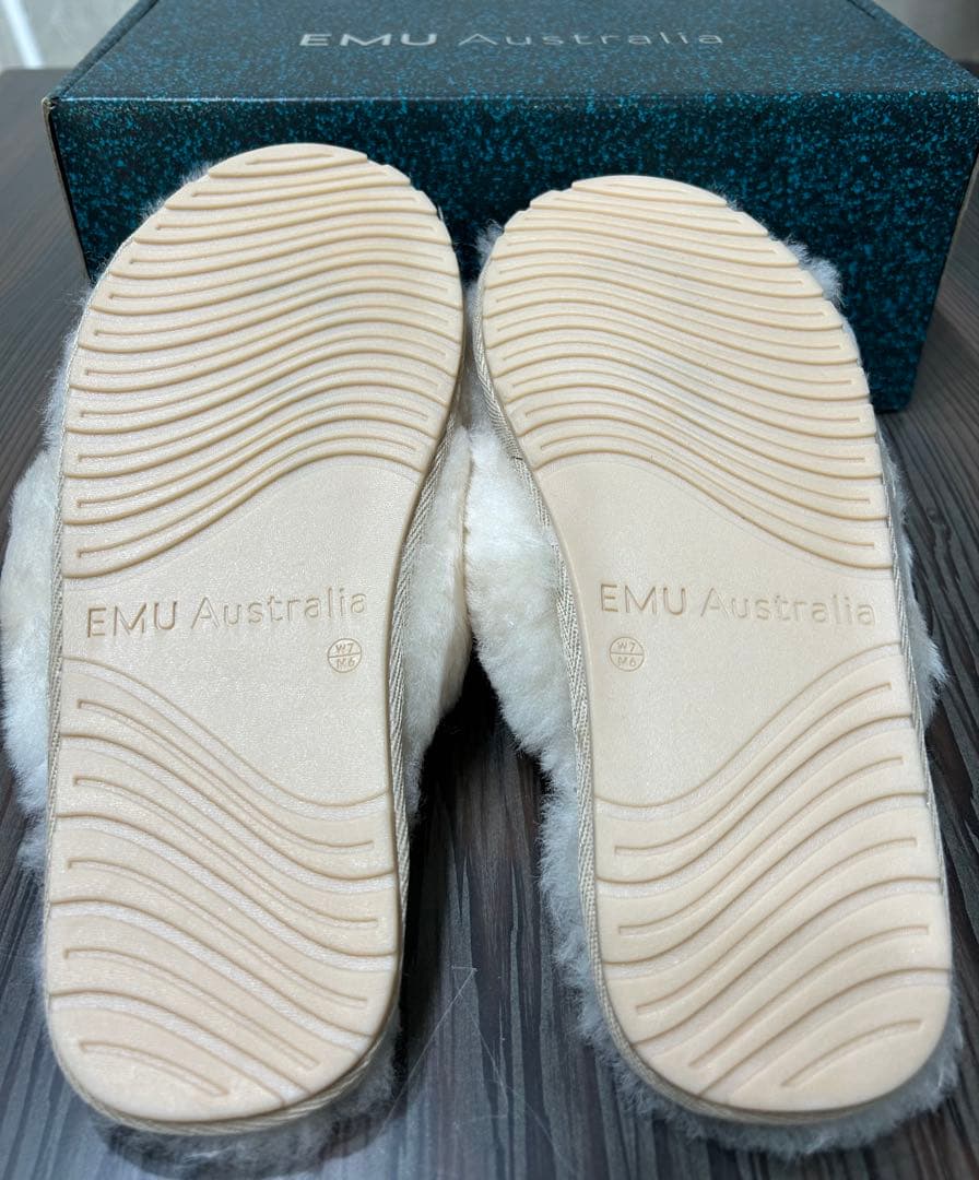 EMU Australia ナチュラル ファー サンダル