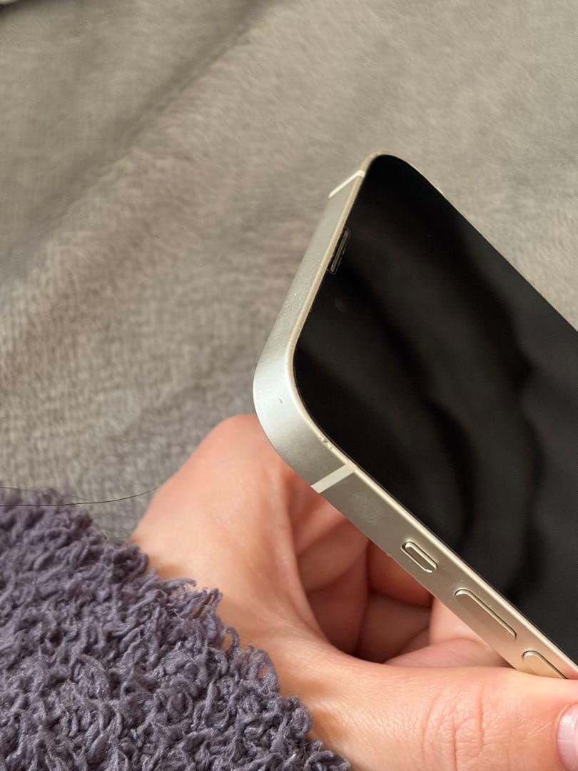 Apple iPhone 13 ホワイト スターライト 本体