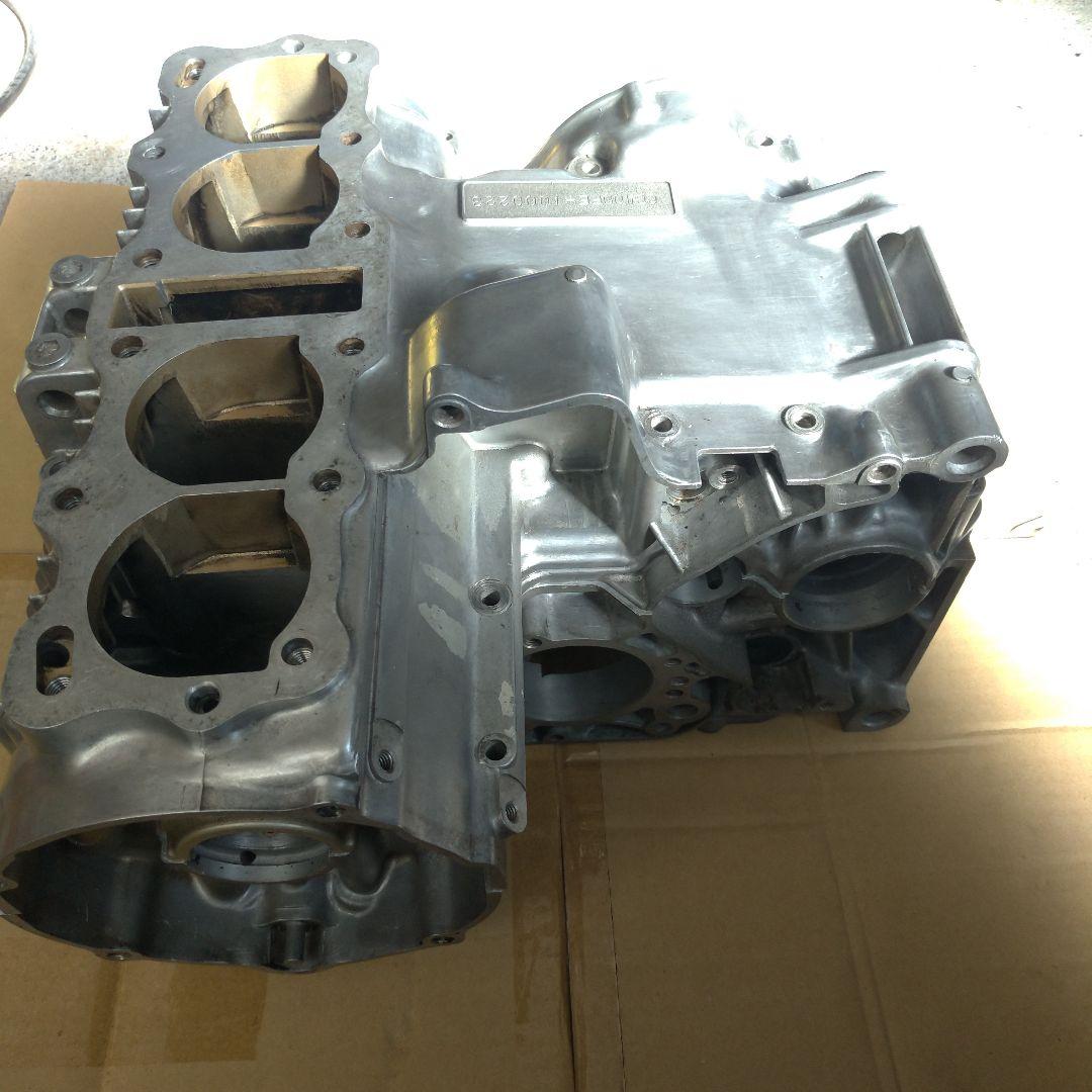 CB400F クランクケース難あり