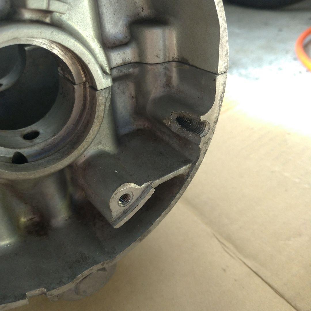 CB400F クランクケース難あり