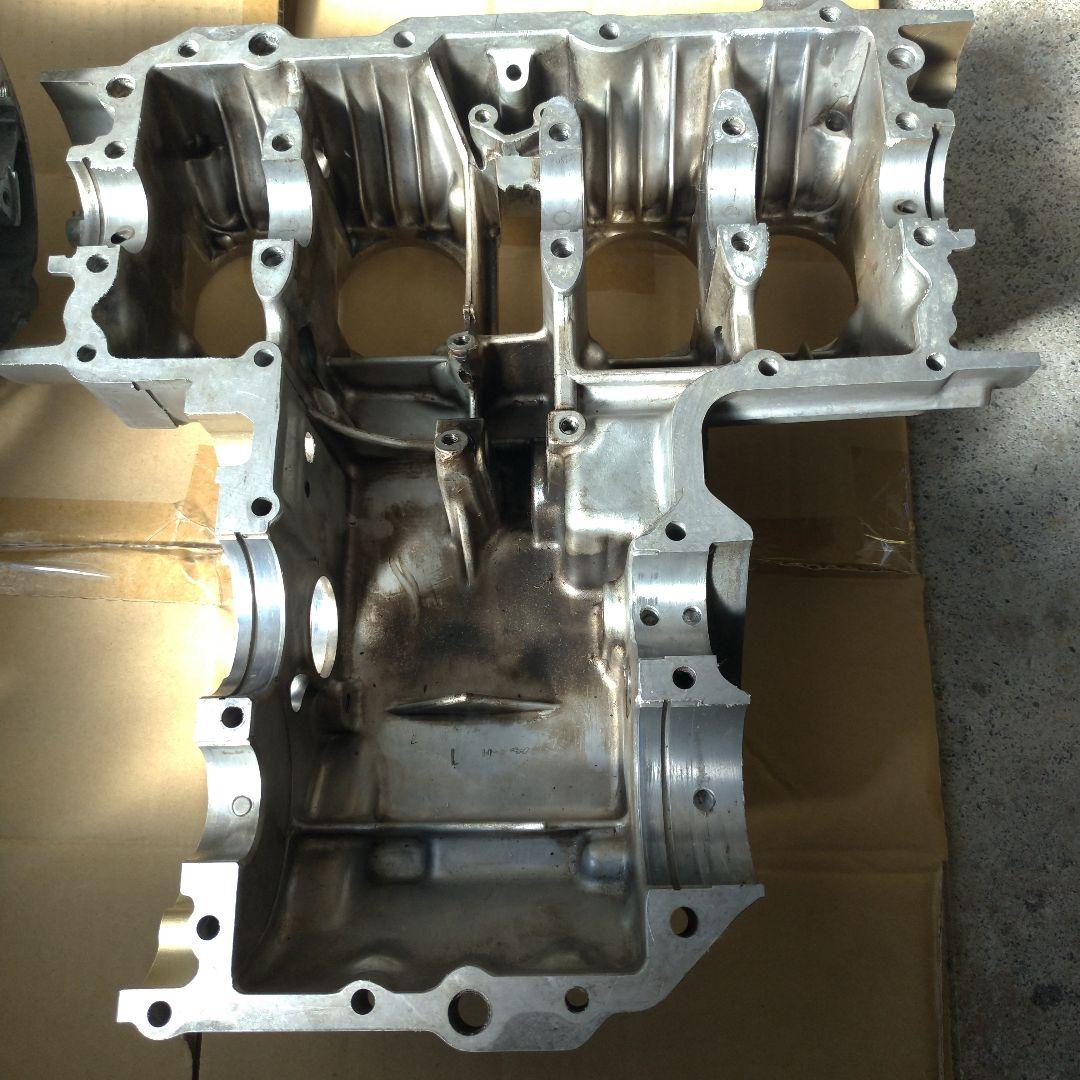 CB400F クランクケース難あり