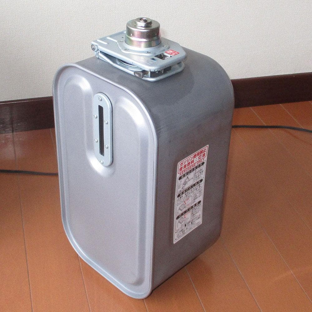 けっこう綺麗　【その寒い大部屋に】コロナ石油ファンヒーター　15～20畳