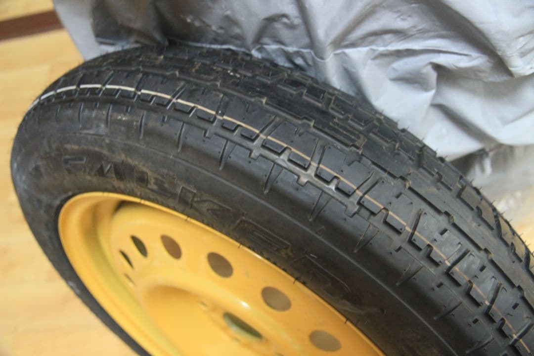 フォレスター　SK9　スバル純正スペアタイヤ　T145/80D17　車載ジャッキ