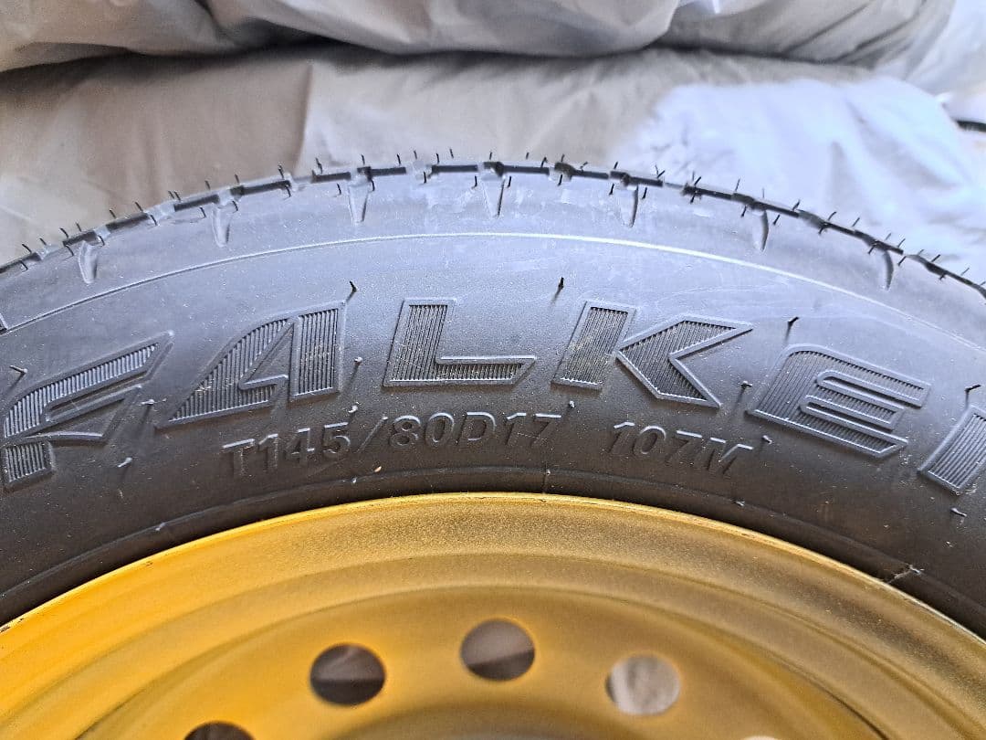 フォレスター　SK9　スバル純正スペアタイヤ　T145/80D17　車載ジャッキ