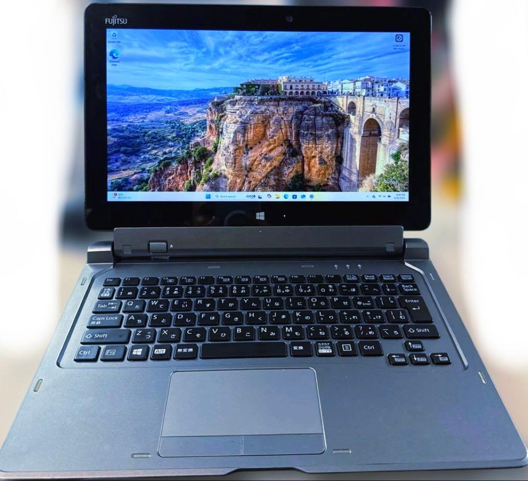 富士通 ARROWS Tab Q665 ノートパソコン セパレートタイプ
