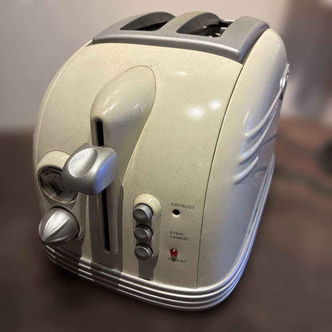 レトロホワイトトースター　デロンギ　DELONGHI おしゃれ！レトロ！