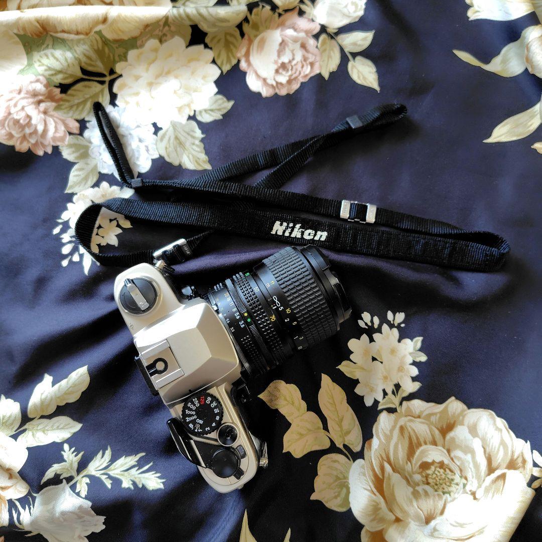 BODY価格でレンズ0円お買得ニコンFM10＆35-70ズームレンズ付 完動良品