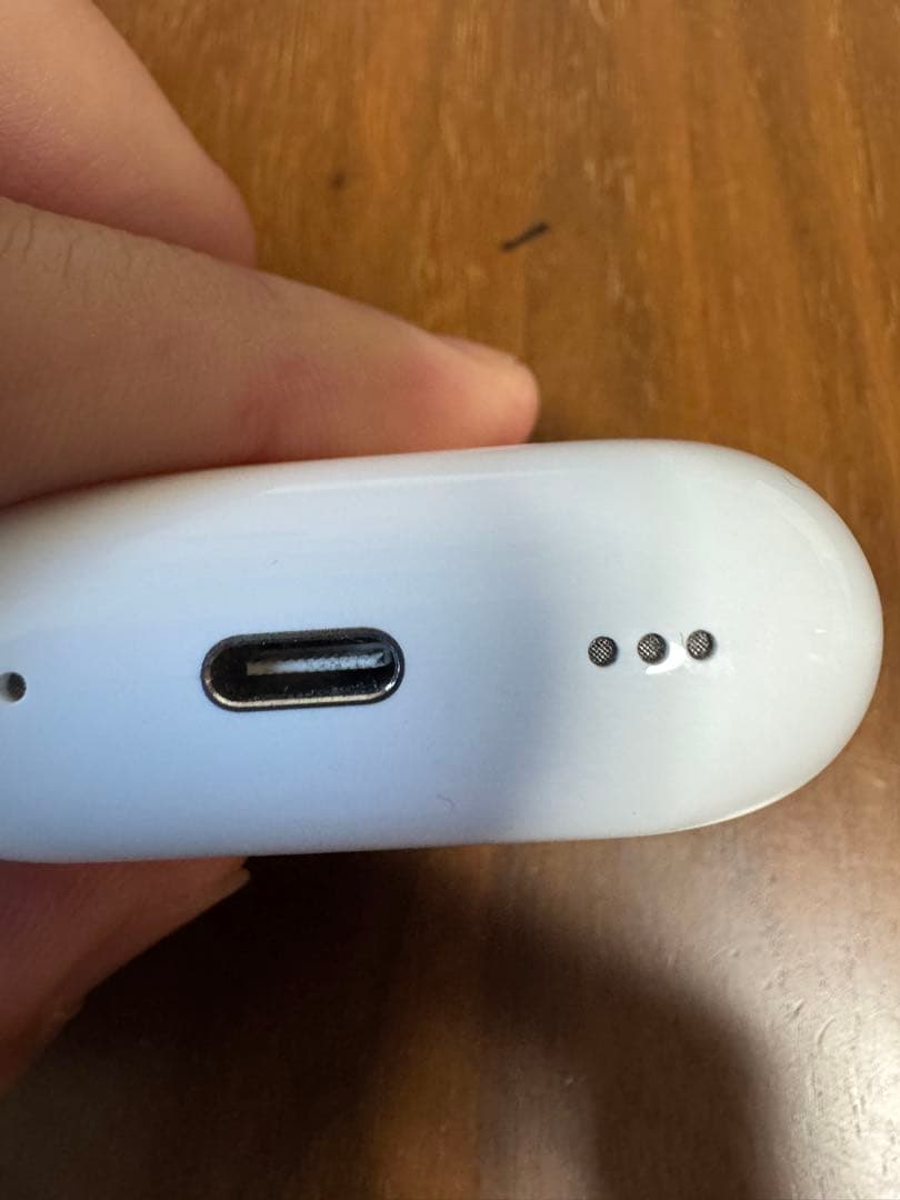 AirPods Pro2 ホワイト 本体と右耳