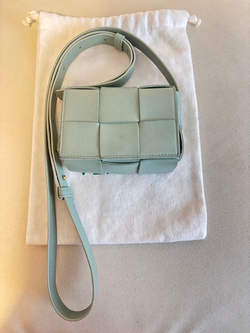 ボッテガべネタ　ミニカセットバッグ