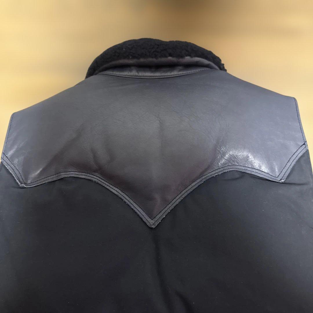 h*0様 ロッキーマウンテン　フェザーベッド レザーヨークダウンベスト ムートン