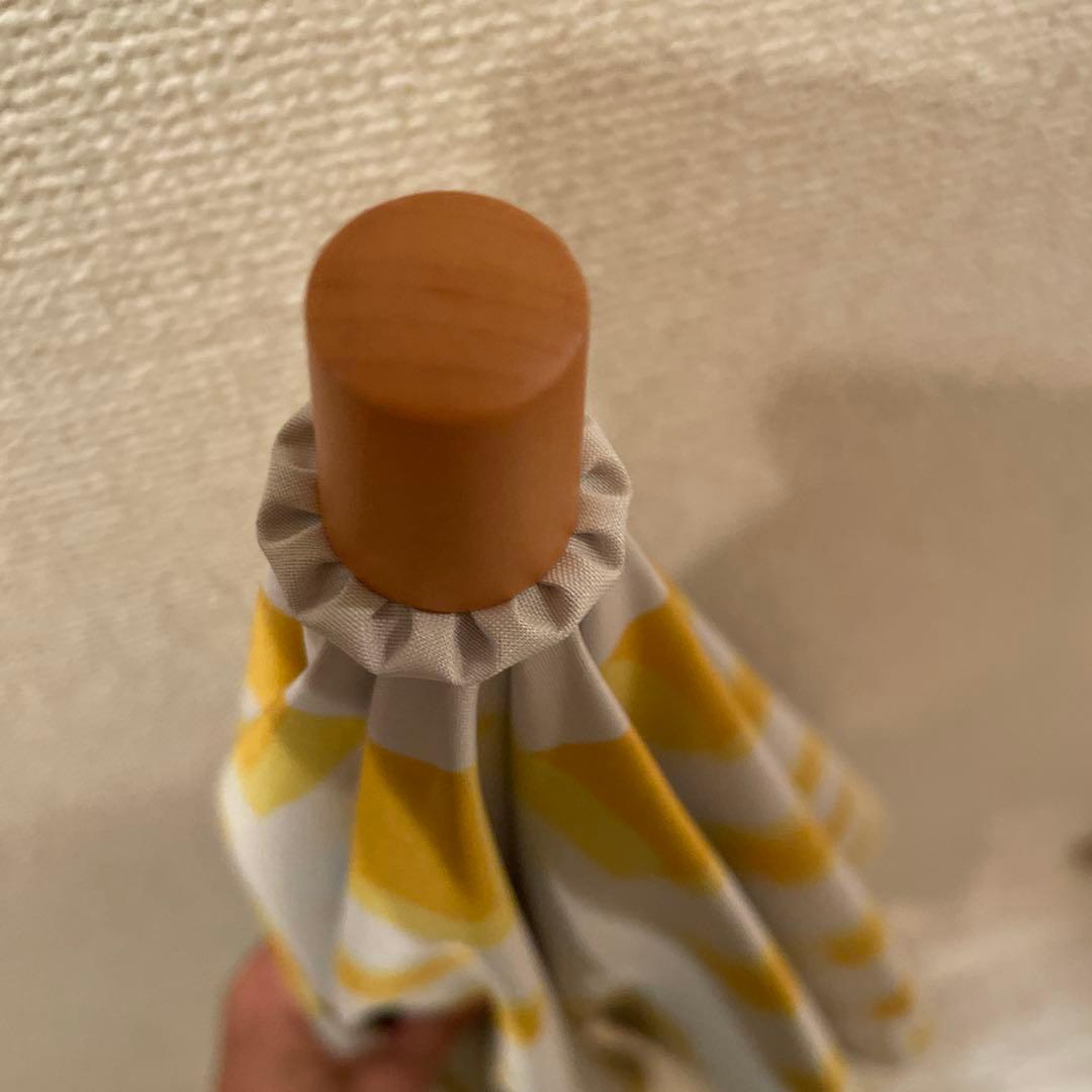 ❤️サンパリア100 遮光率100%人気のキューブ イエロー 2段折り まがり手元