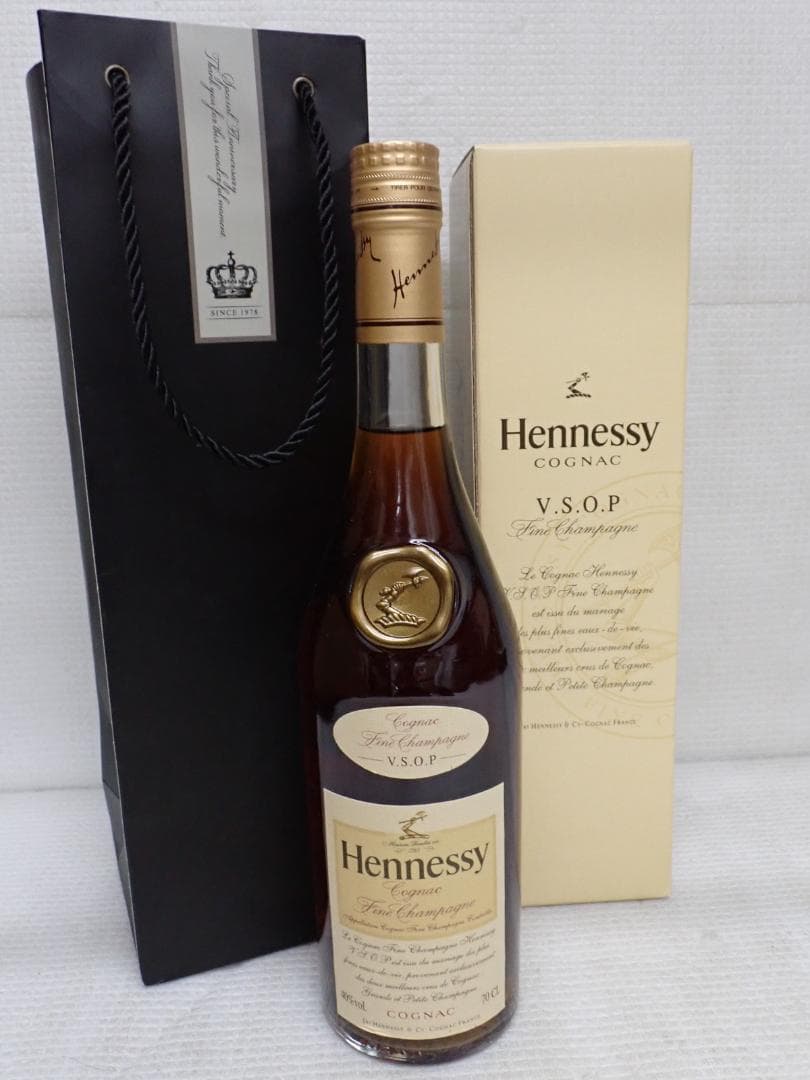 ヘネシー V.S.O.P フィーヌ・シャンパーニュ 700ml M6-A