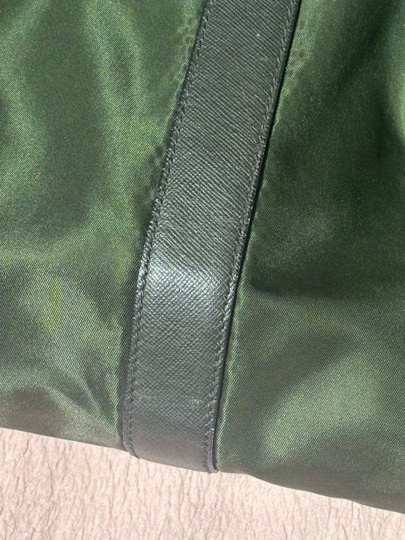 プラダ　トラベル・バッグ