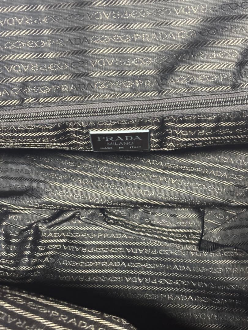 プラダ　トラベル・バッグ