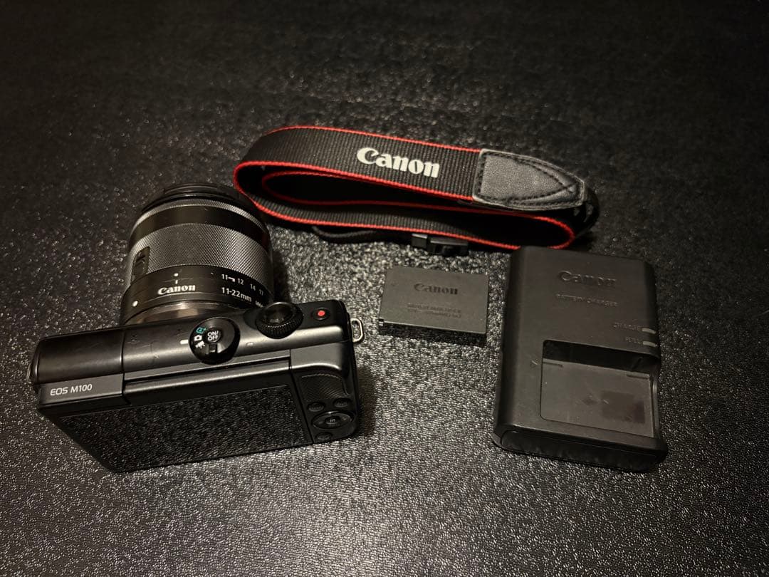 Canon EOS M100 ブラック