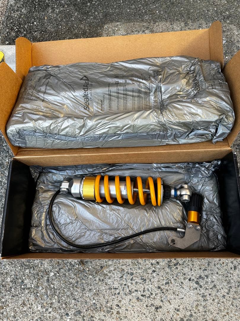 オーリンズ　リアサス　Z900RS KA739