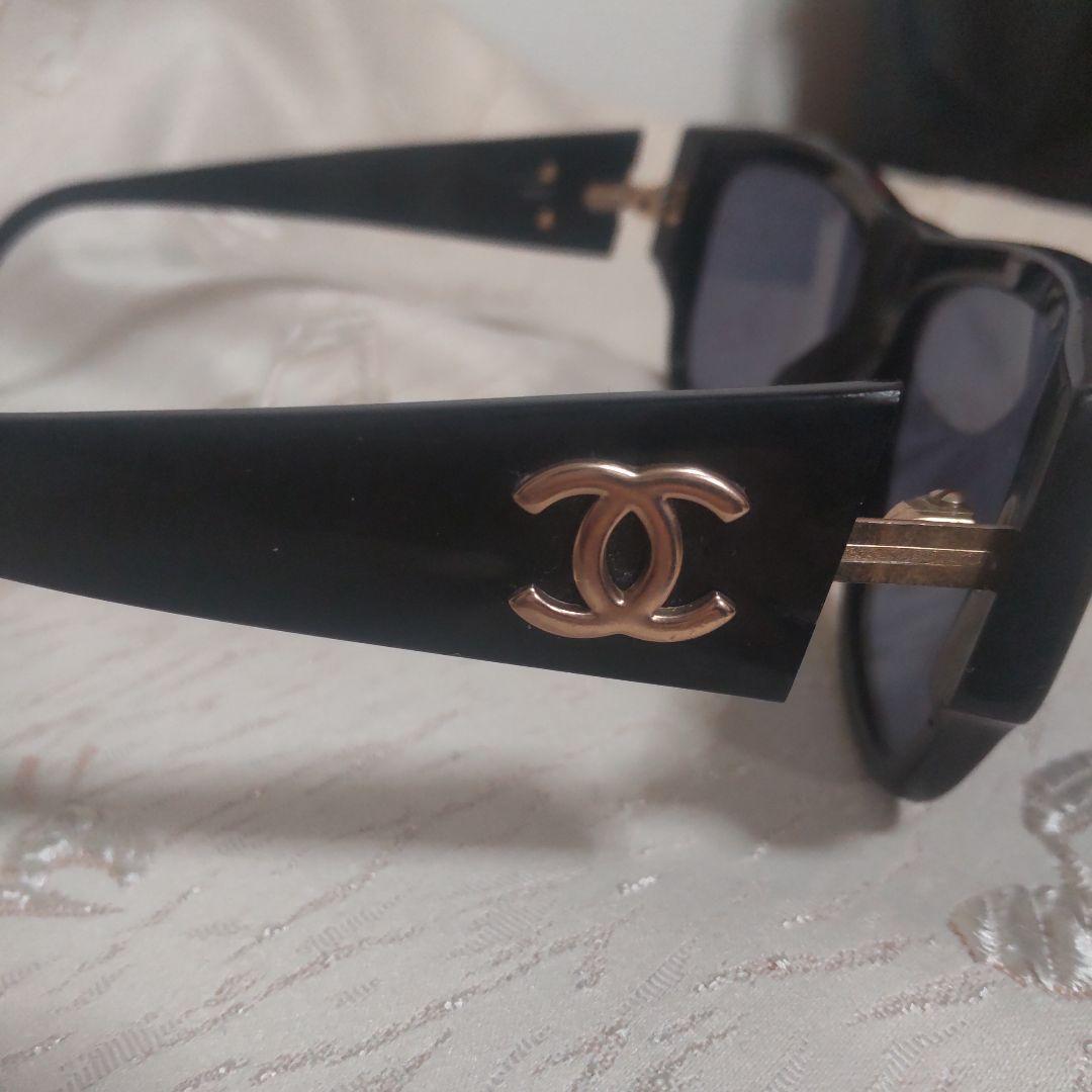 Chanel ブラック キャットアイ サングラス