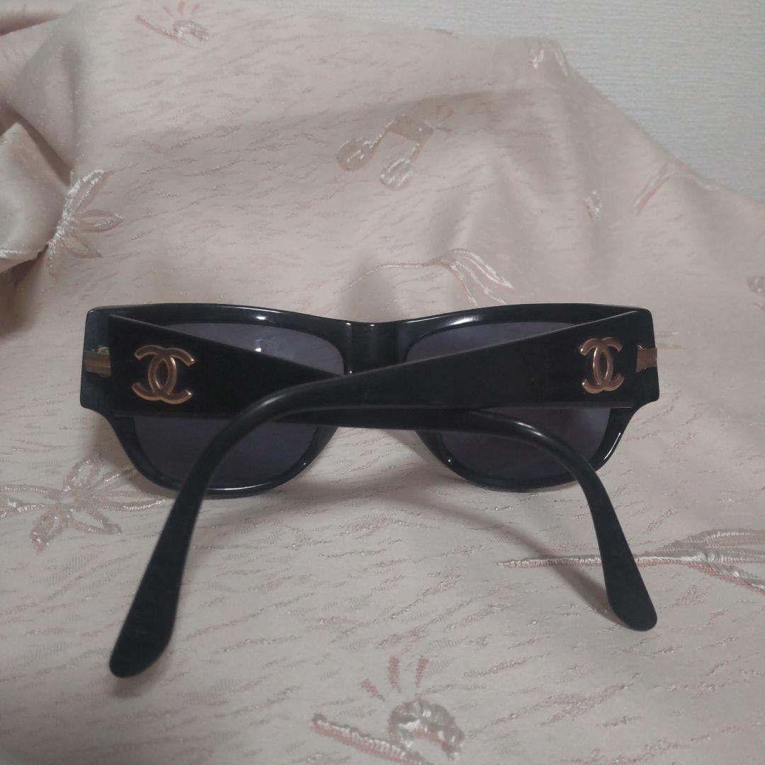 Chanel ブラック キャットアイ サングラス