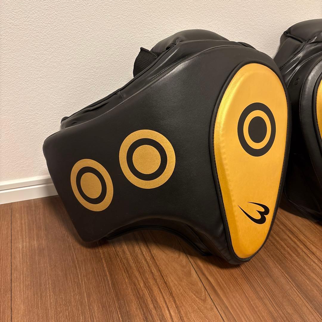 【極美品】BODYMAKER ローキックガード ブラック×ゴールド