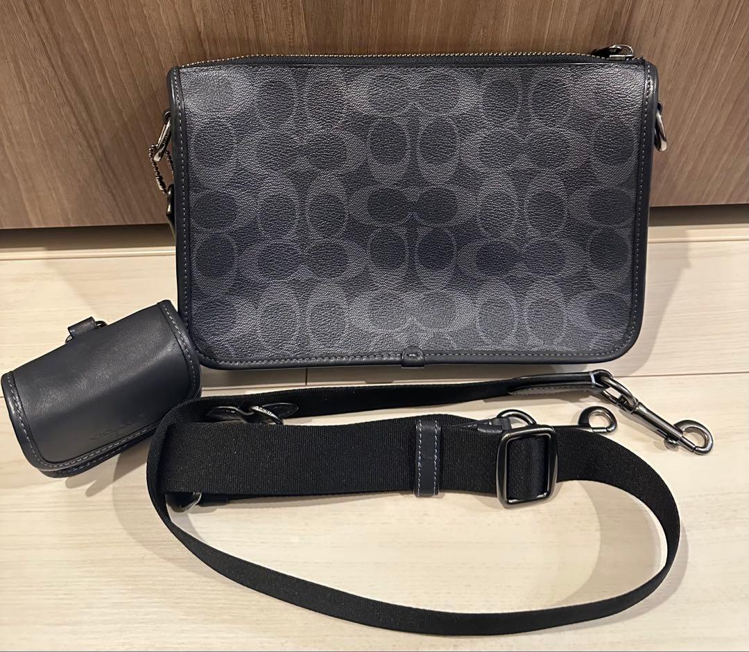 COACHシグネチャーショルダーバッグ