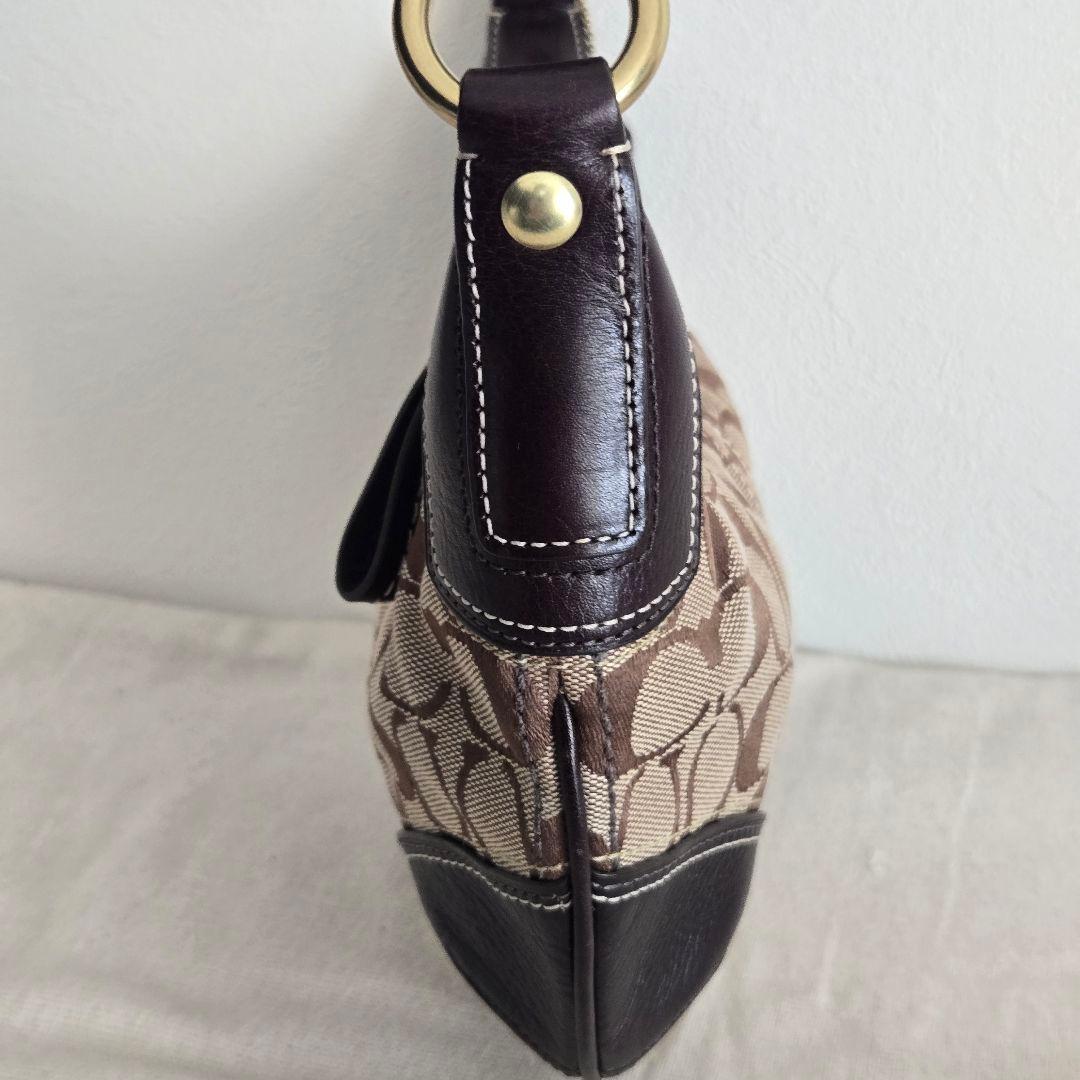 COACHワンショルダーバッグ COACHシグネチャー　三日月型ショルダー