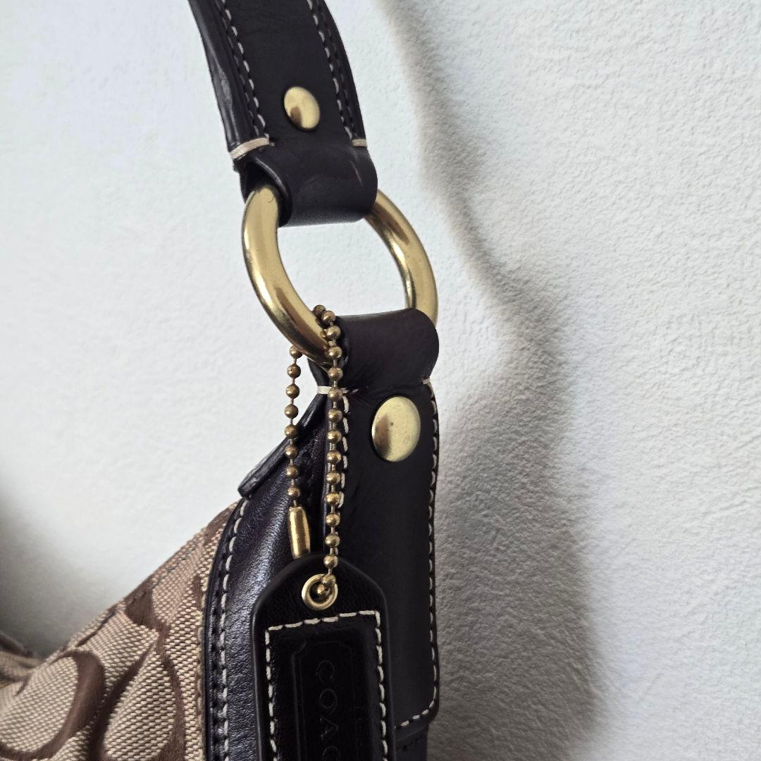 COACHワンショルダーバッグ COACHシグネチャー　三日月型ショルダー