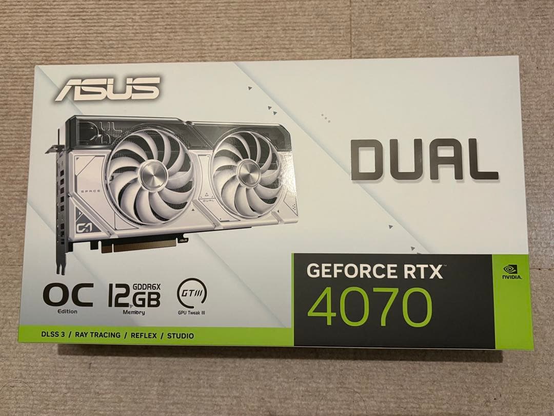 グラフィックボード・グラボ・ビデオカード ASUS Dual RTX 4070 White OC Edition 12GB