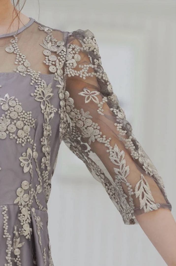 haremode 刺繍レース　バックリボン　ドレス シルバー　M