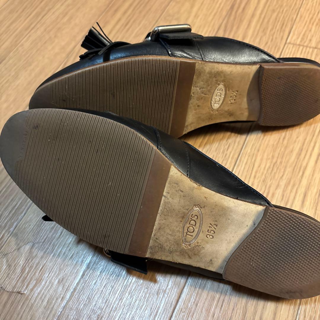 TOD'S フリンジ付きスリッパサンダル