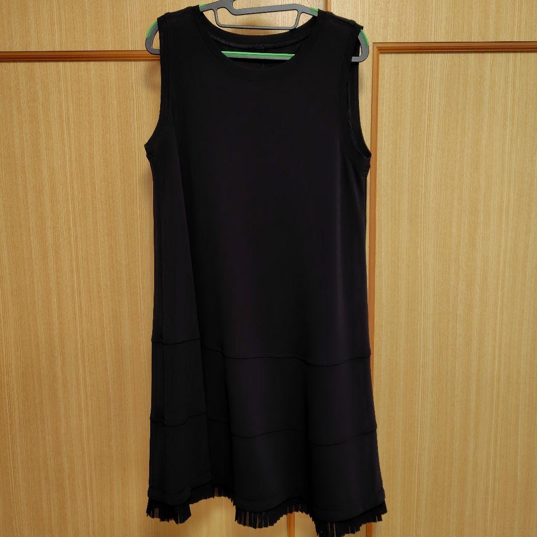 トクコプルミエヴォルの黒チュニックワンピース